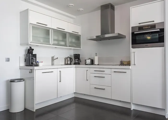 Poort Boutique בלומינדייל